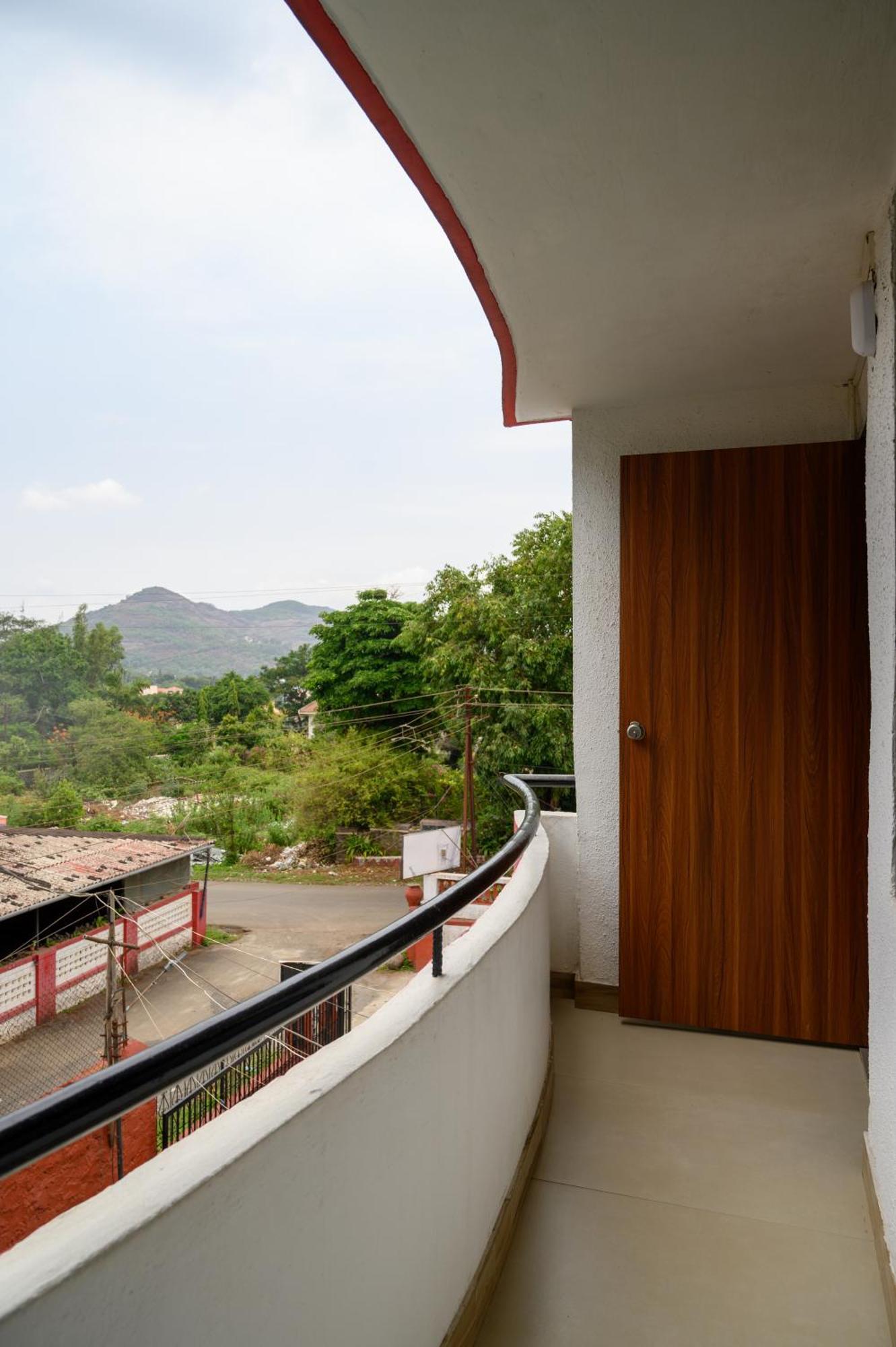 Girivihar Holiday Club - Pure Veg Lonavala Kültér fotó
